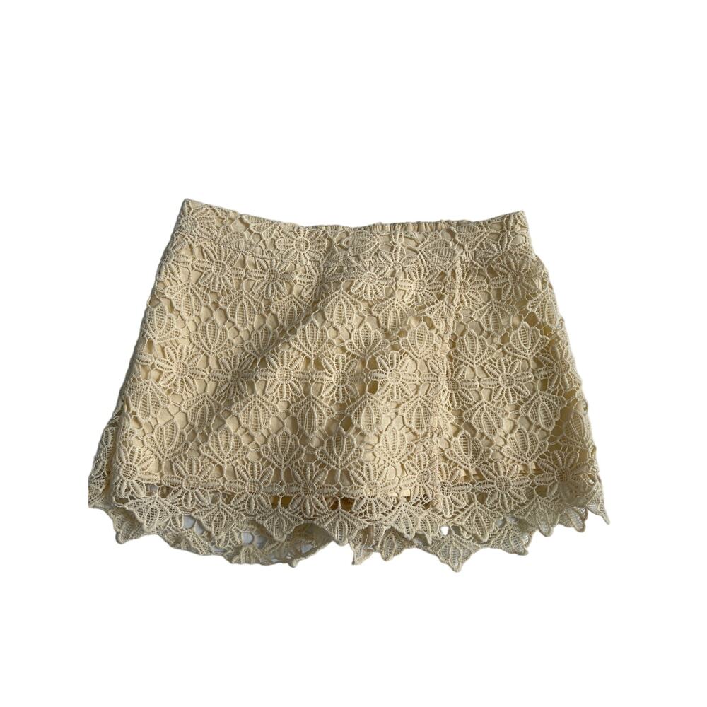Altar’d State Junior's Lace Lined Skort Size Small